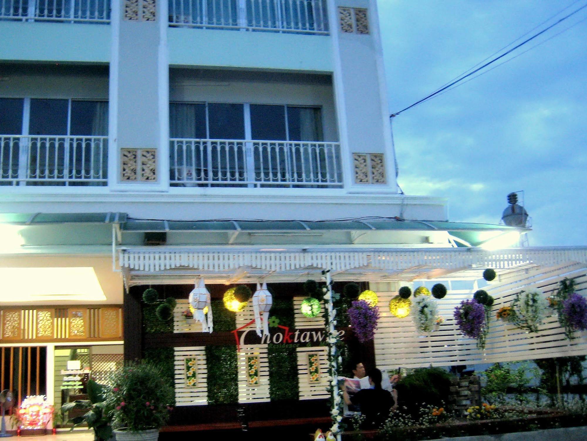 Choktawee Residence And Mansion Chiang Mai Bagian luar foto